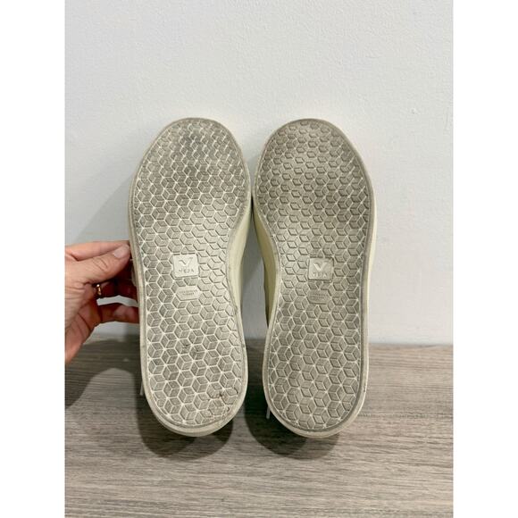 Veja Wata II Suede Low Top Round Toe Sneakers Tan / White Women's Size US 9 - Picture 8 of 8